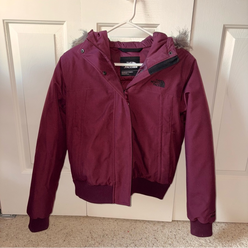 The North Face Womens Maroon Hooded Puffer Jacket with Faux Fur Trim